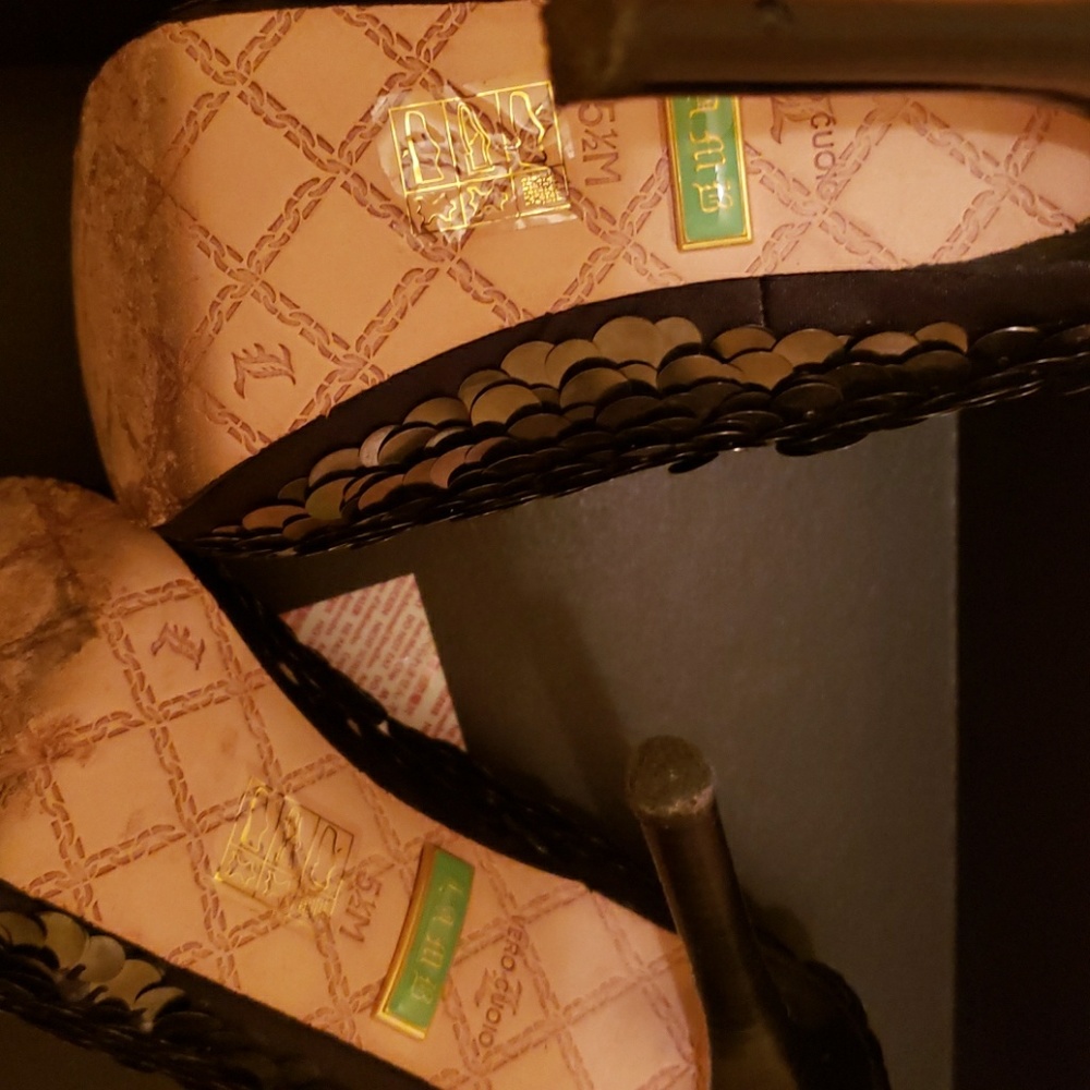 Shoes - Picture 3 of 4